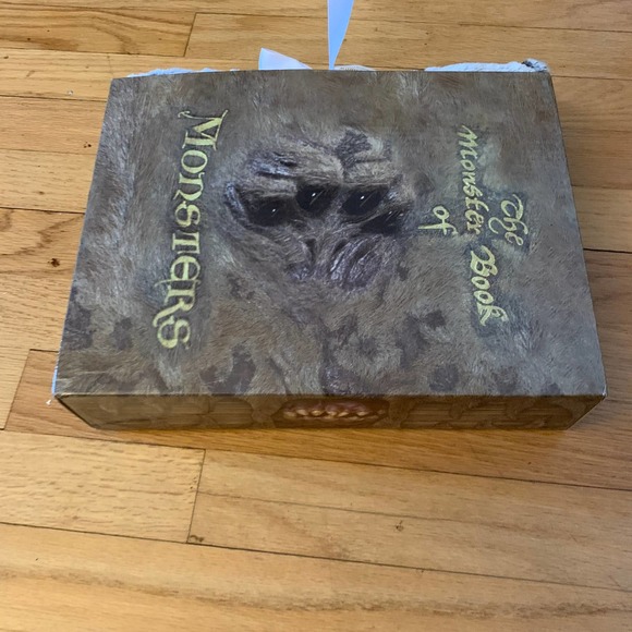 Harry Potter Monster Book Magical Creatures Glow In The Dark Throw Blanket NEW - Picture 7 of 16